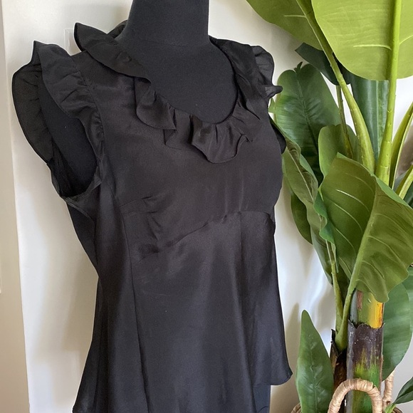 Banana Republic blouse with ruffles - Picture 4 of 8